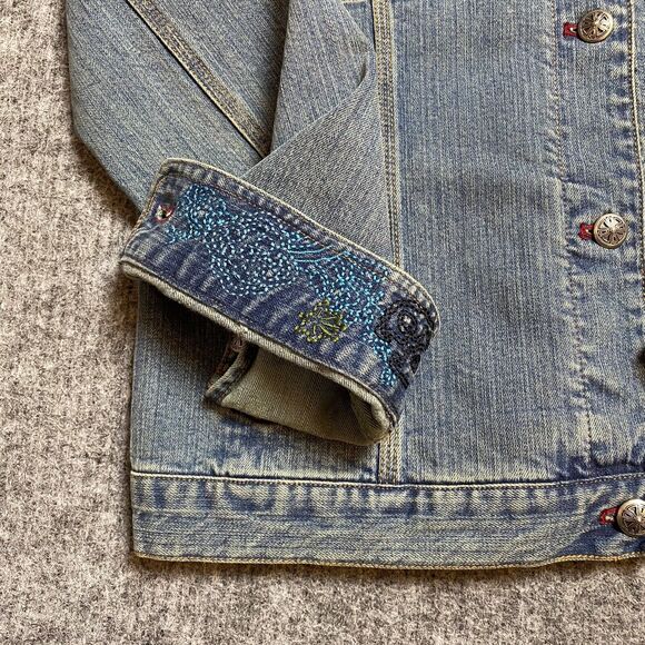 Chicos Denim Jacket Women Medium Blue Embroidered Asian Theme Trucker Style - Picture 6 of 14